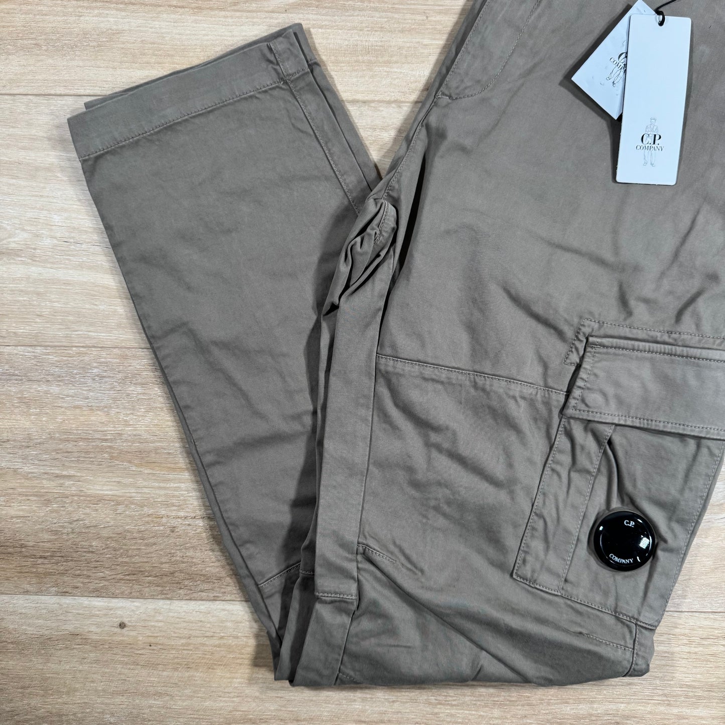 CP Company Stretch Sateen Lens Cargo Pants in Walnut