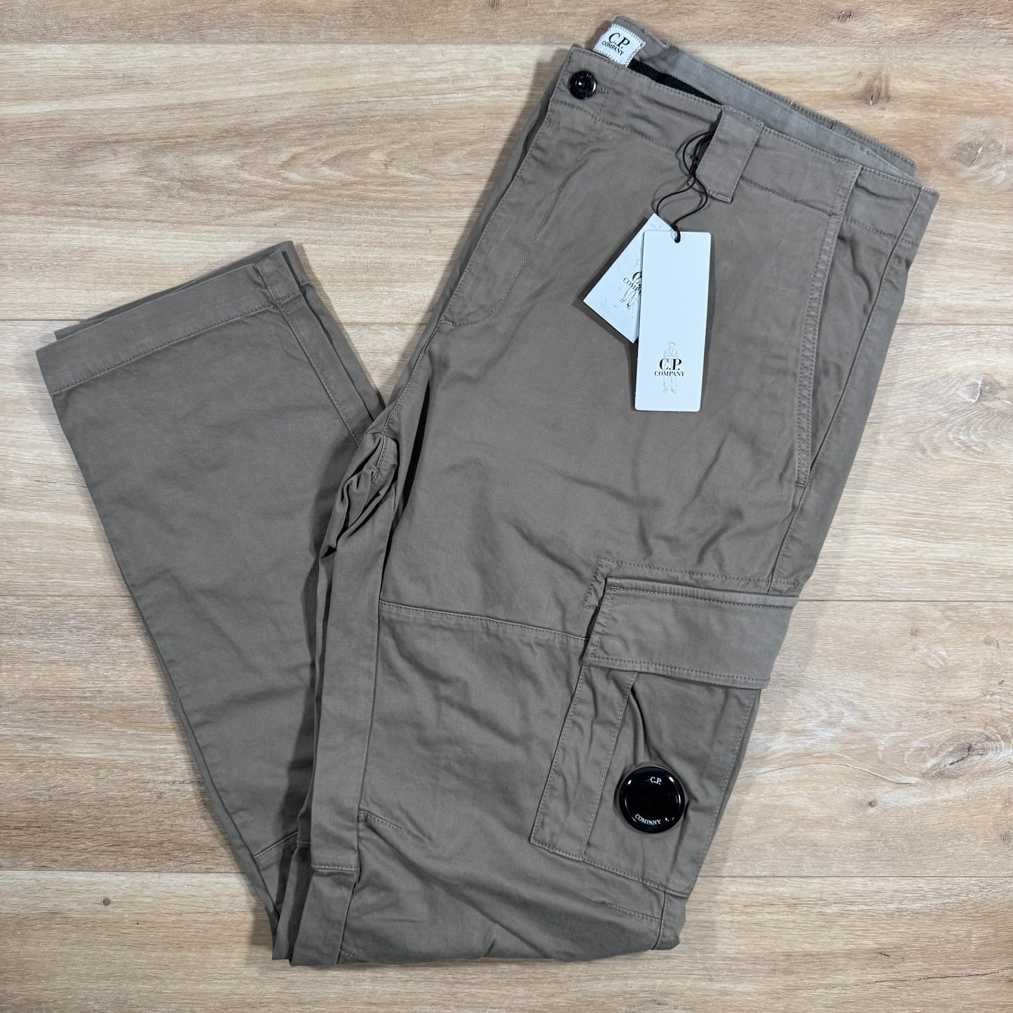 CP Company Stretch Sateen Lens Cargo Pants in Walnut