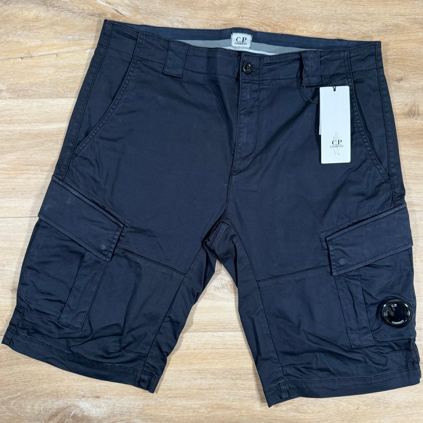 CP Company Stretch Sateen Lens Cargo Shorts in Navy
