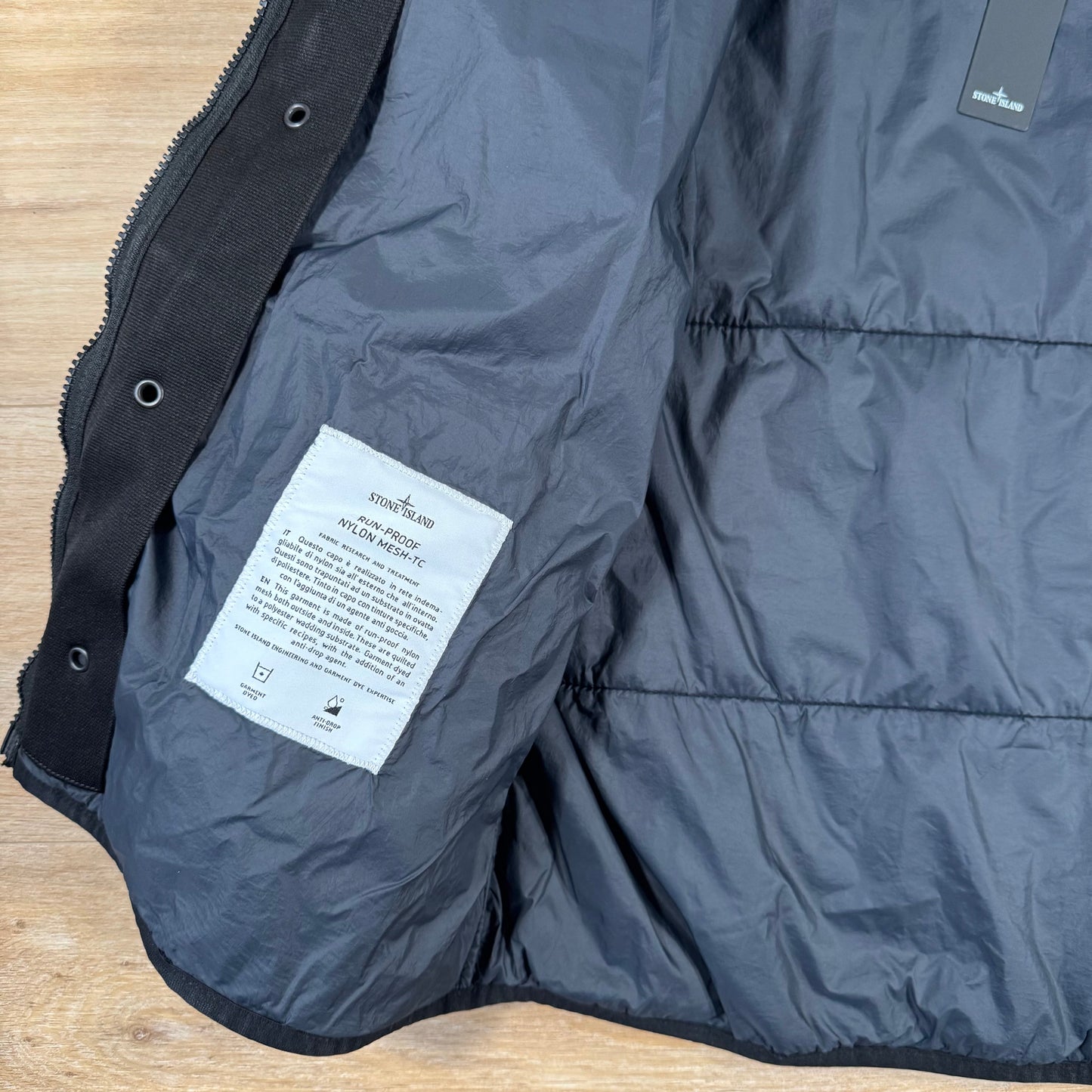Stone Island Run-Proof Nylon Mesh-TC Reversible Jacket in Black