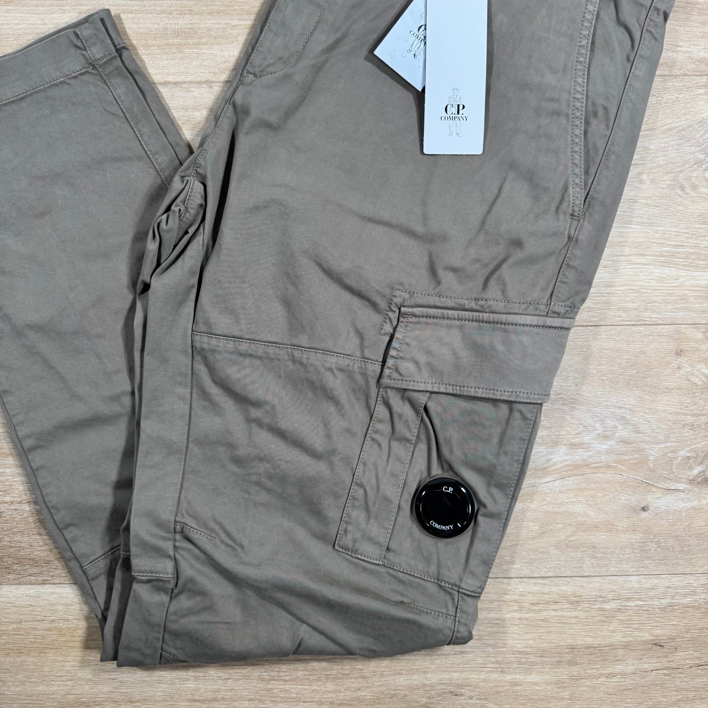 CP Company Stretch Sateen Lens Cargo Pants in Walnut