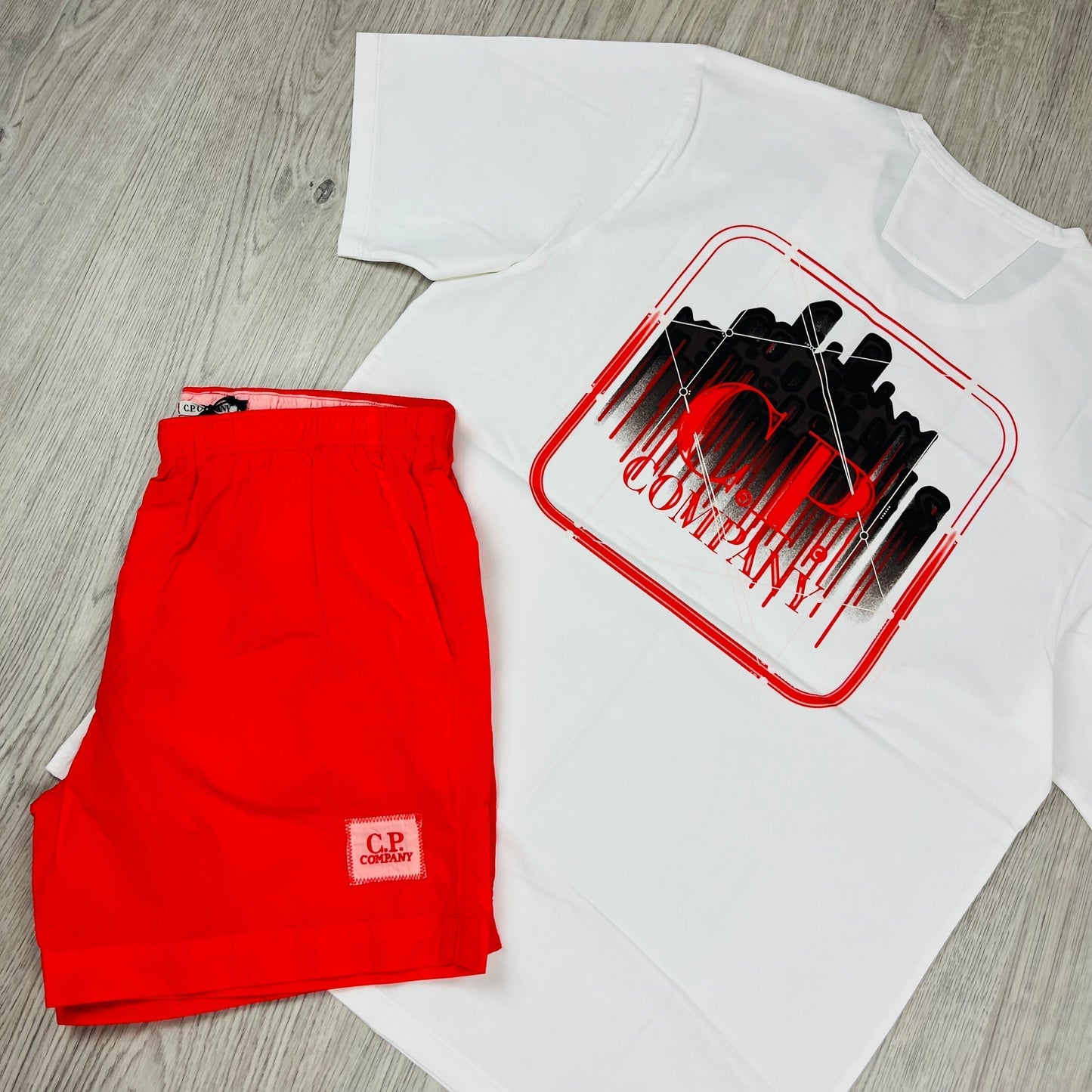 CP Company Holiday Set - White/Poinciana