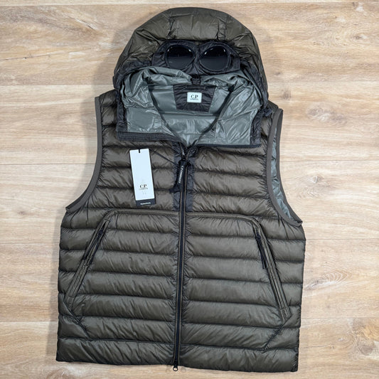 CP Company DD Shell Goggle Down Vest in Grape Leaf
