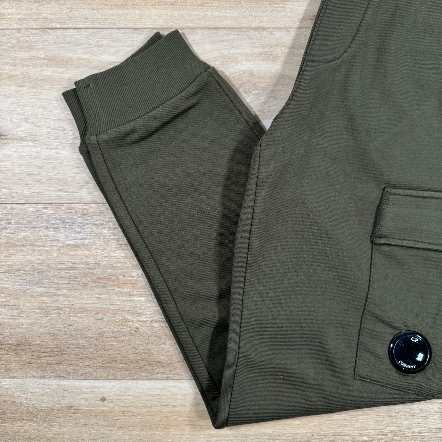 CP Company Diagonal Raised Fleece Lens Sweatpants in Ivy Green