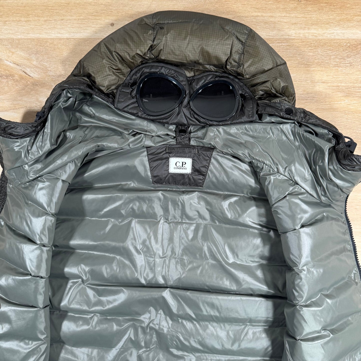 CP Company DD Shell Goggle Down Vest in Grape Leaf