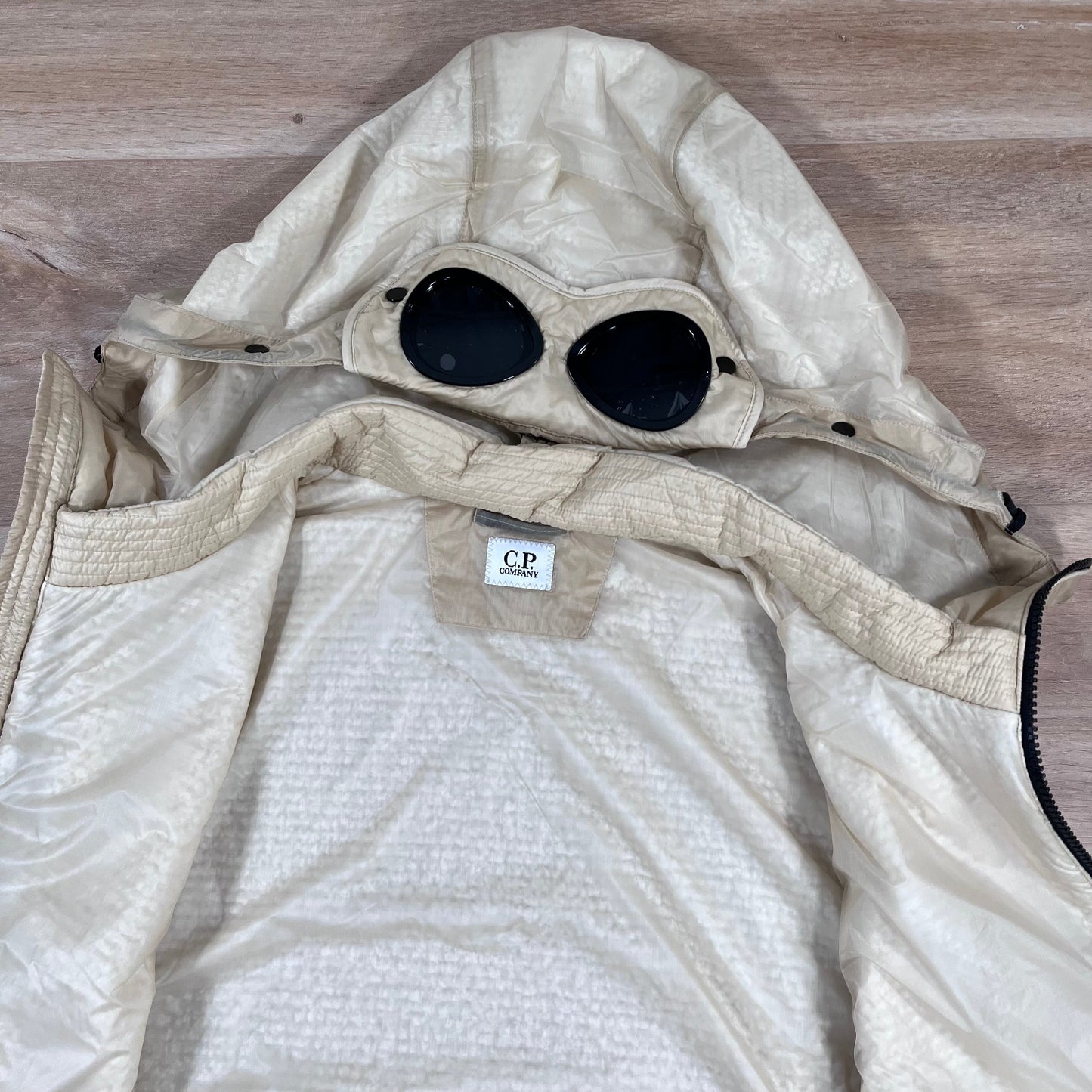 CP Company Nada Shell Goggle Padded Gilet in Pistachio Shell